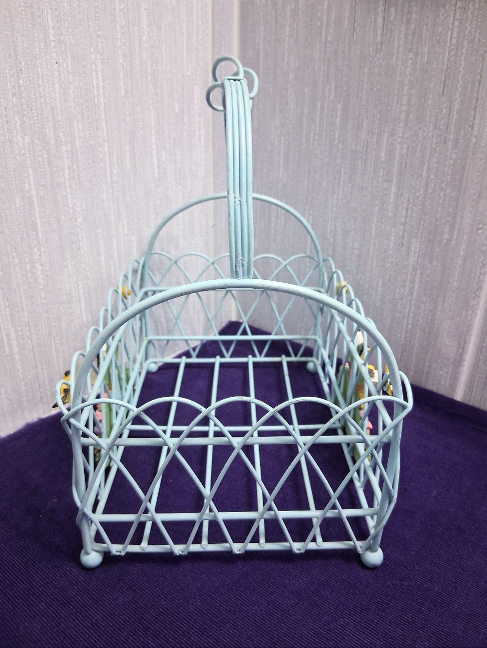 Vintage Whimsical Birdbath Basket With Bird Decorations Light Blue Metal - Picture 6 of 12